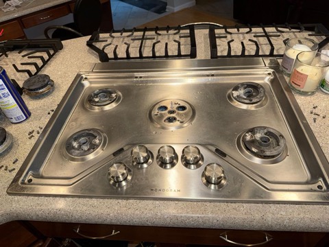 Gas cooktop on a service call
