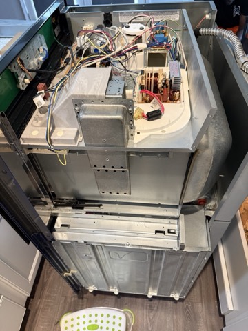 Built-in microwave internals