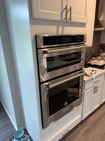 Wall oven and microwave combination